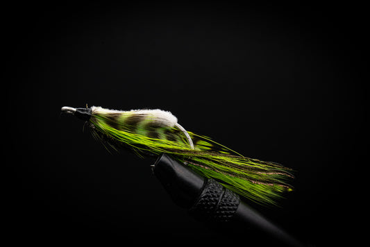 Bent Back Streamer Green